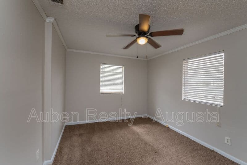 Augusta House: 2165 1/2 Telfair Street