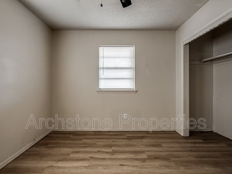 Midwest City House: 1309 Hickory Lane