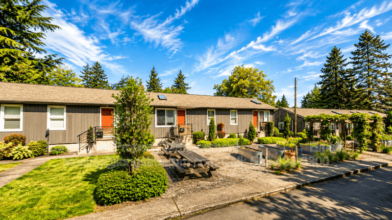 Portland House: 4819 NE 50th Pl