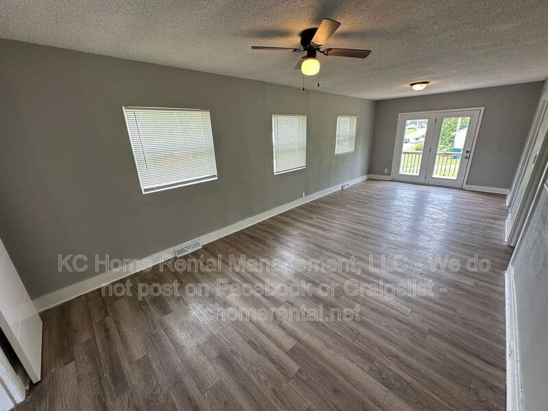 Kansas City House: 7113 N Highland Ave