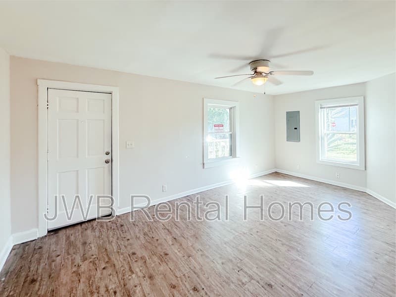Jacksonville House: 3048 Dignan St