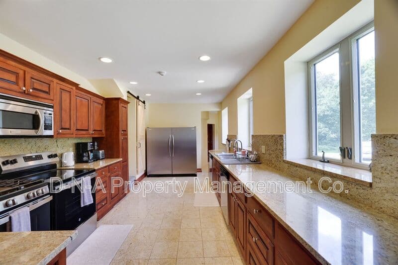 Mount Pocono House: 133 Montanesca Road