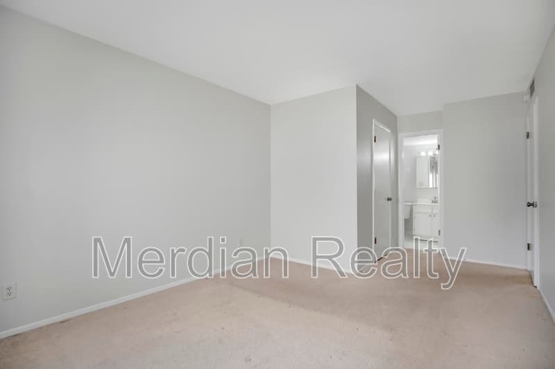 Longwood Condo: 118 Springwood Circle #A - 1