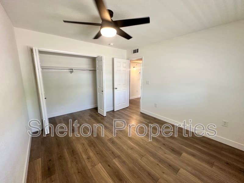Sun City House: 10806 W Camelot Cir