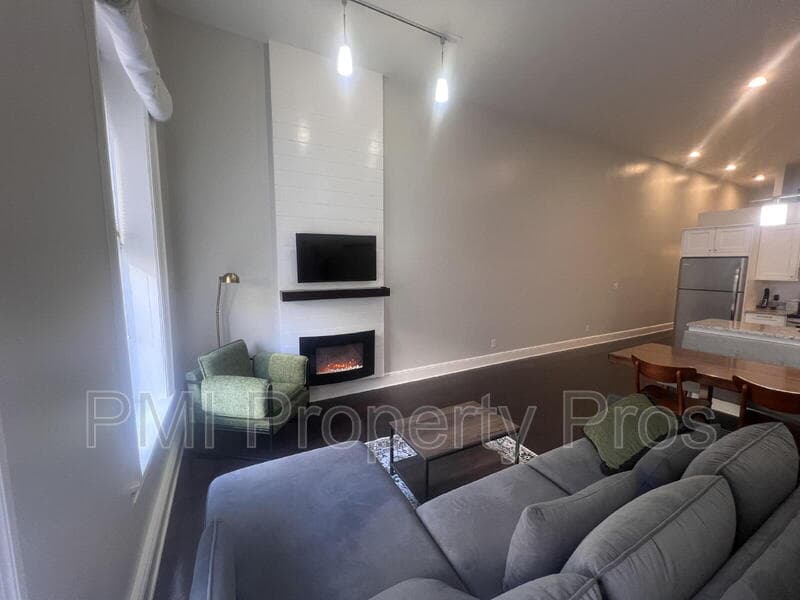 Milwaukee Condo: 715 North Milwaukee Street