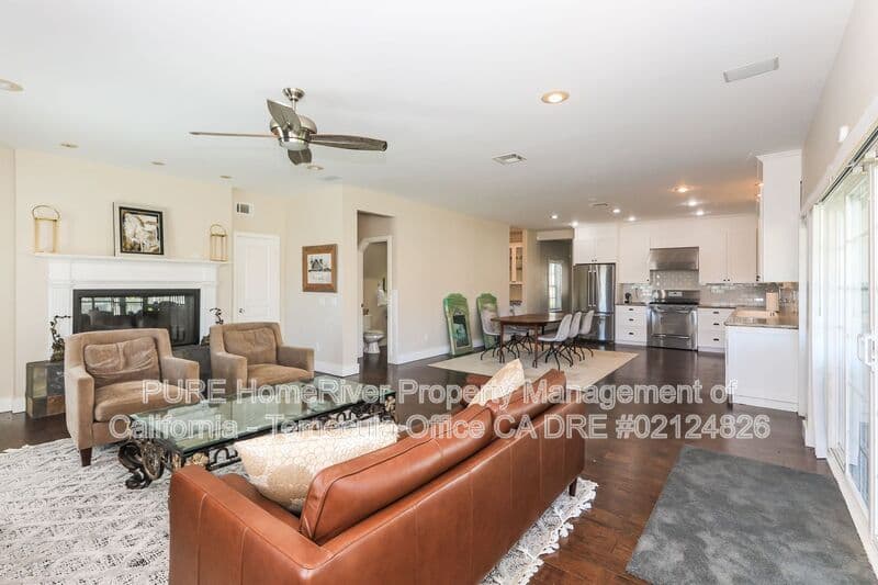 Murrieta House: 36475 Avenida La Cresta