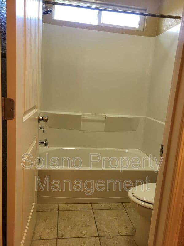 Fairfield House: 3891 Danbury Way