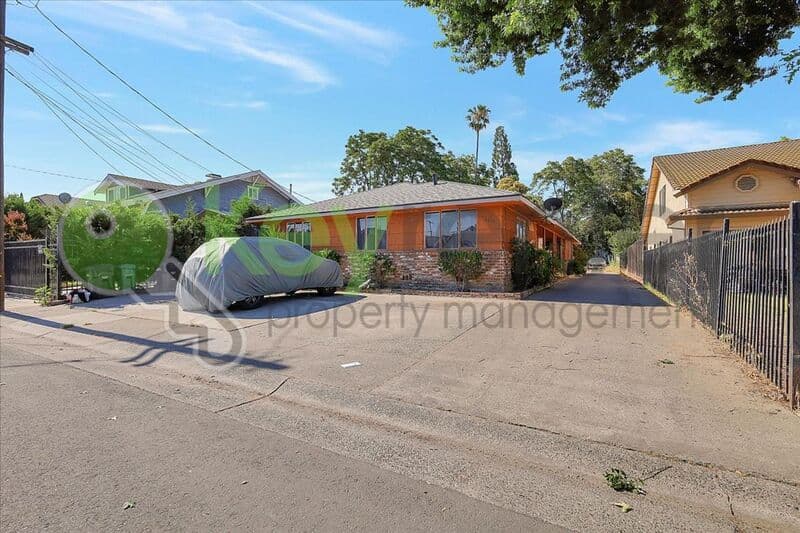 Sacramento House: 4806 Yosemite Avenue