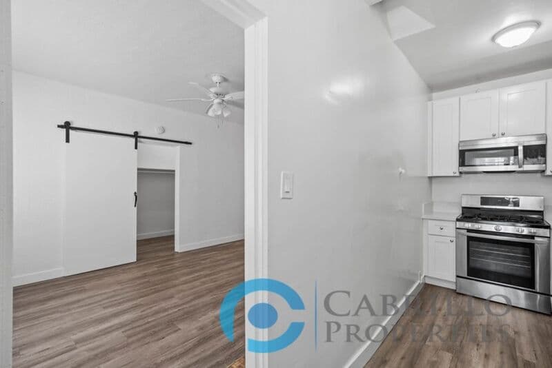 San Diego Condo: 3939 7th Ave