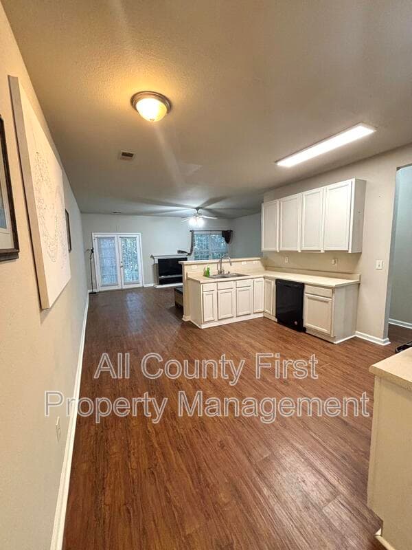 Unit 1
College Park House: 2829 Windsor Forrest Ct