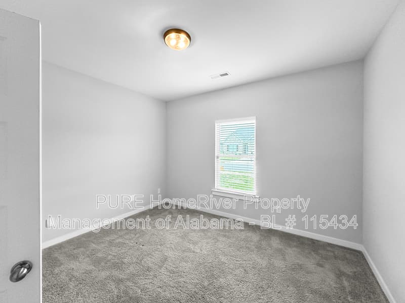 Meridianville House: 215 John Harold Dr