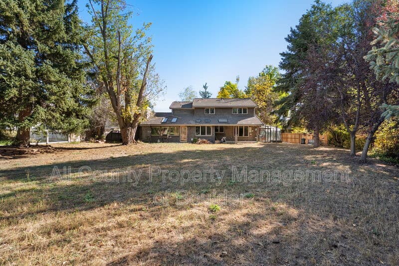 Boulder House: 4453 Pali Way