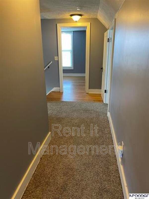 Omaha House: 2154 S 35 Street