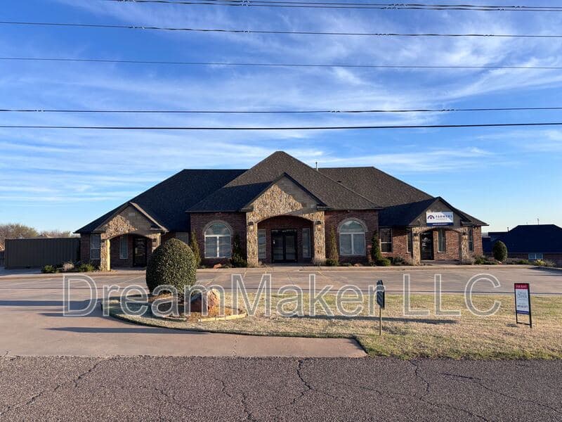 Norman House: 2815 SE 44th Street