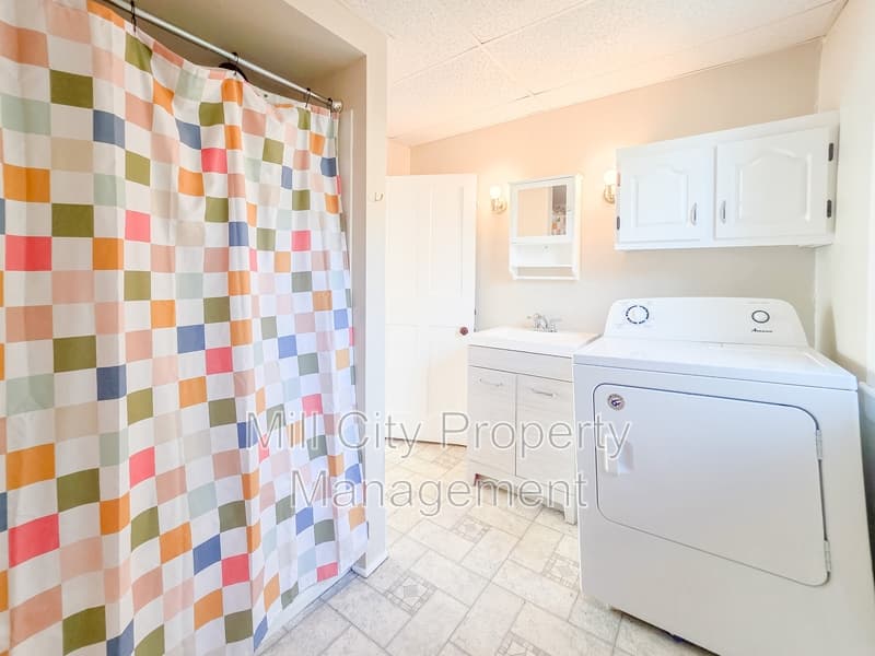 Bennington Condo: 30-32 Main Street - 32