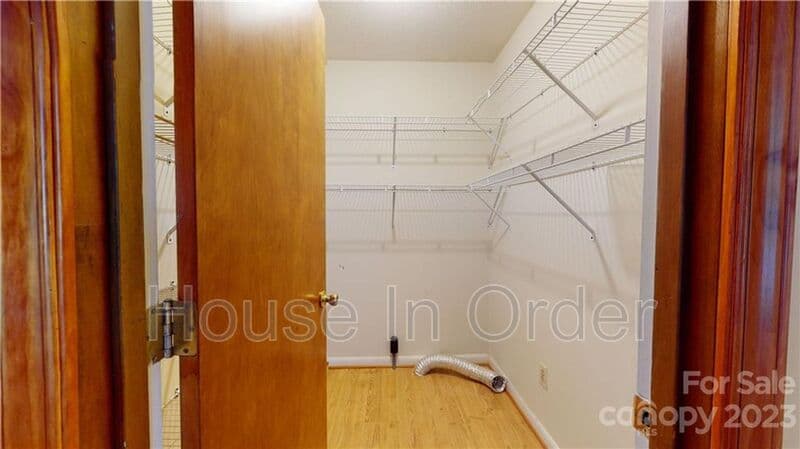 Marion House: 219 Ridge Rd