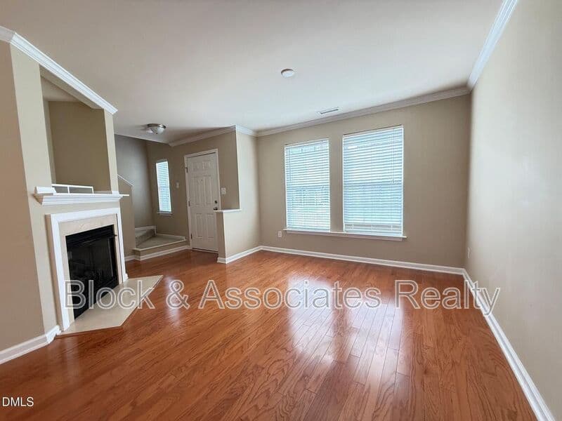 Raleigh House: 9911 Cleaver Ct