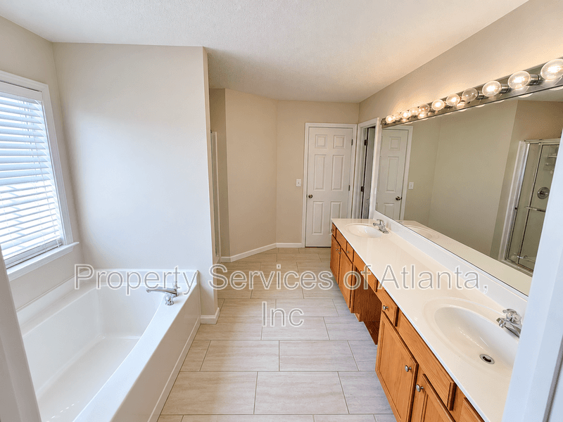 Acworth House: 4393 Sugar Maple Dr NW
