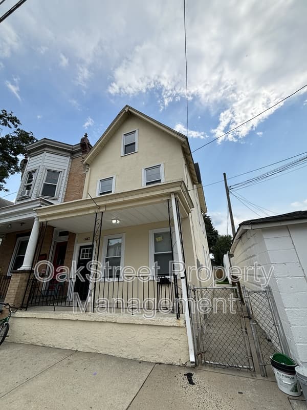 Gloucester City House: 426 Middlesex Street