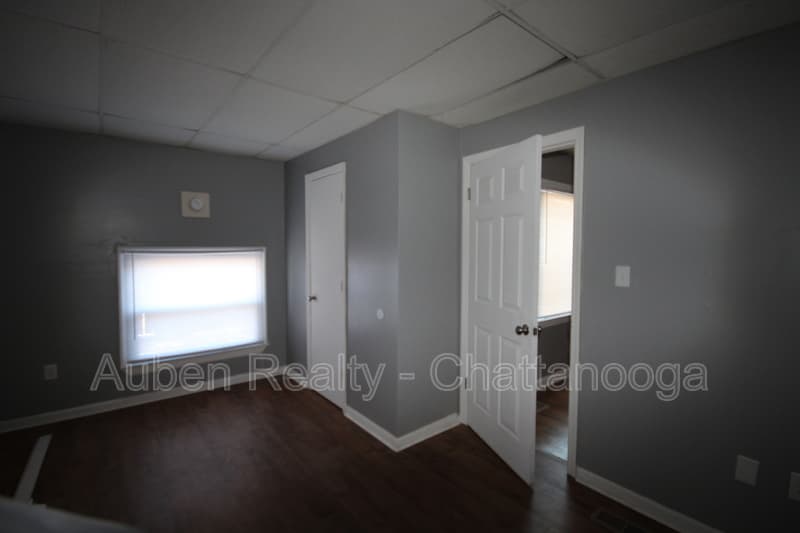 Chattanooga House: 305 N Moore Road