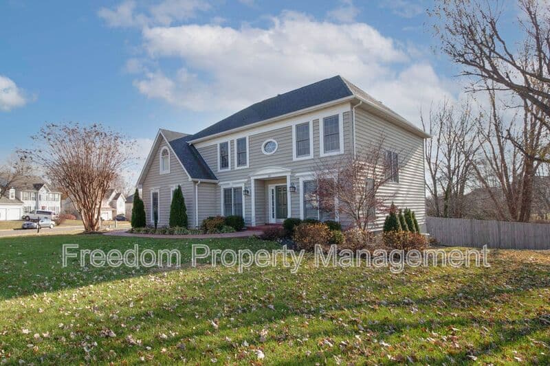 Warrenton House: 80 Brookshire Dr