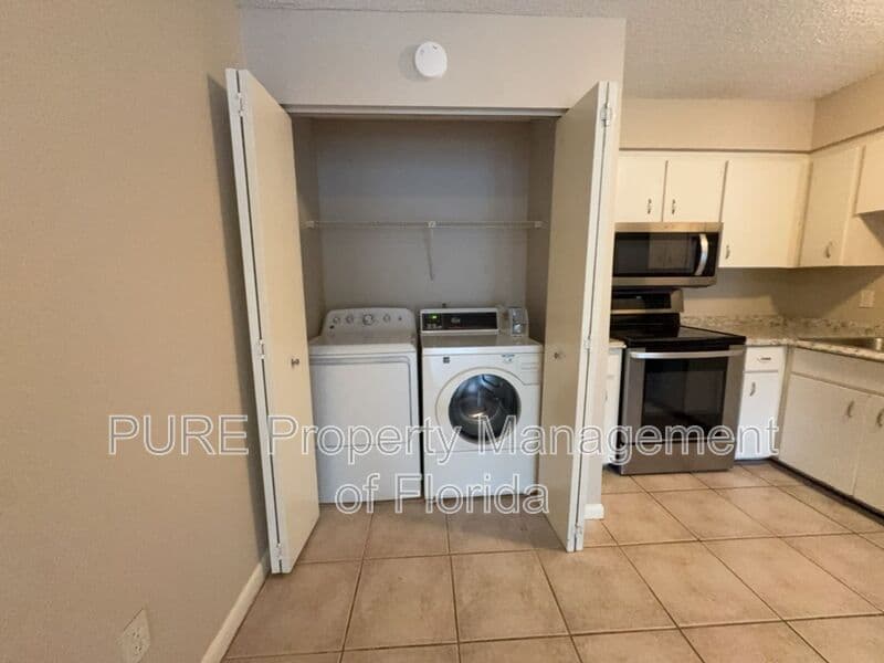 Ocala House: 2040 SE 40th St Rd 1-4