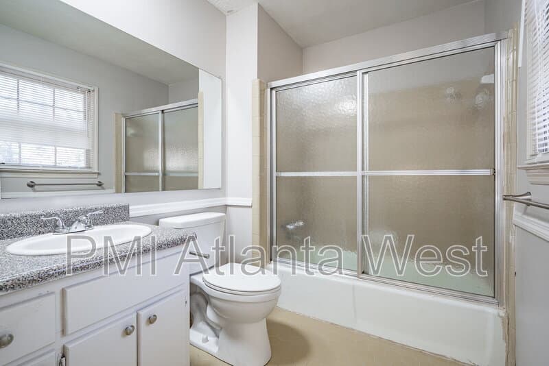 College Park House: 2135 Knighton Drive