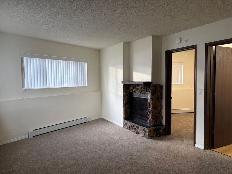 Anchorage House: 907 W 27th Ave