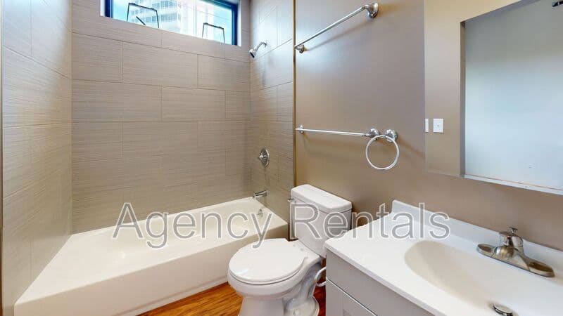 Honolulu Condo: 1407 Pensacola Street