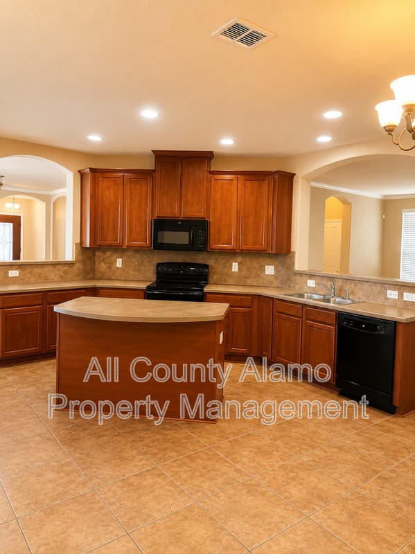 Leon Valley House: 5565 Saffron Way