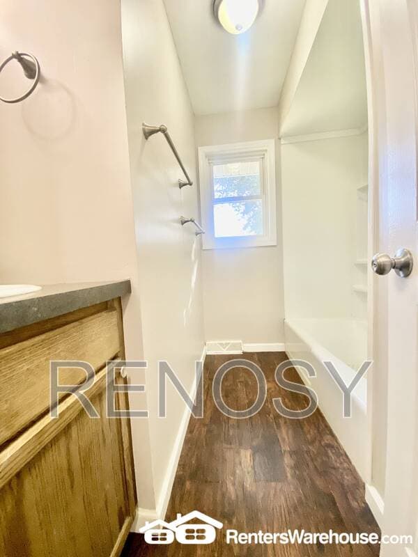 Des Moines House: 4924 Madison Ave