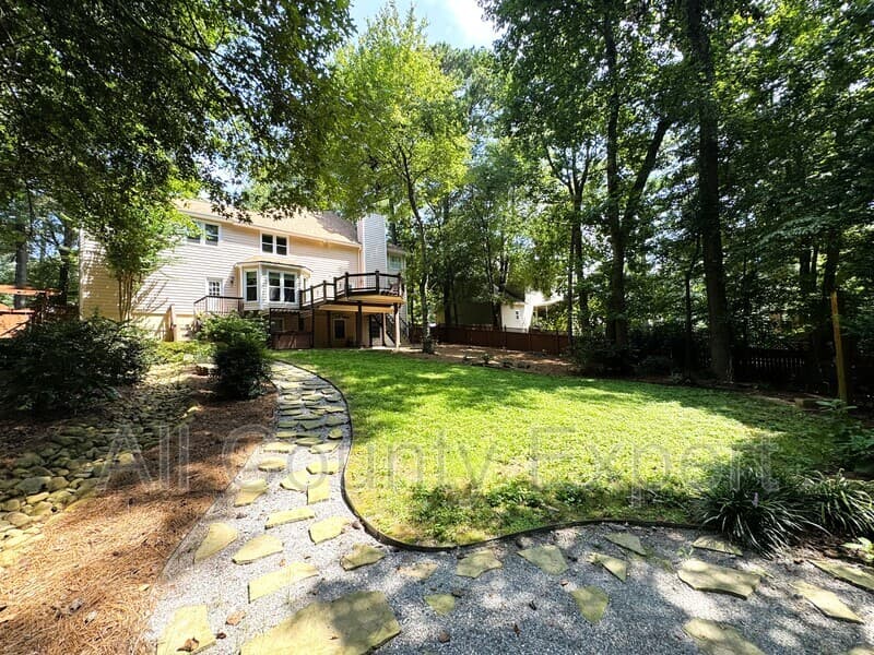 Roswell House: 11820 Highland Colony Drive
