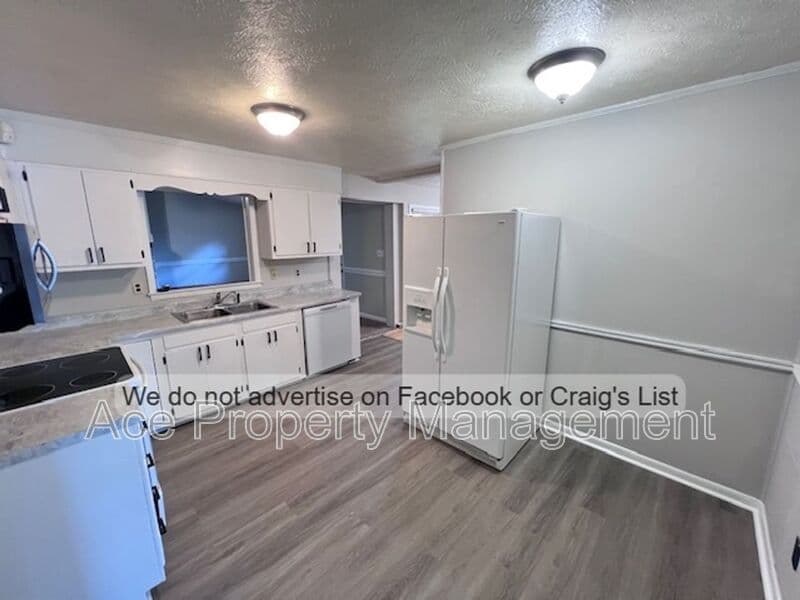 Fayetteville House: 219 N Ingleside Drive