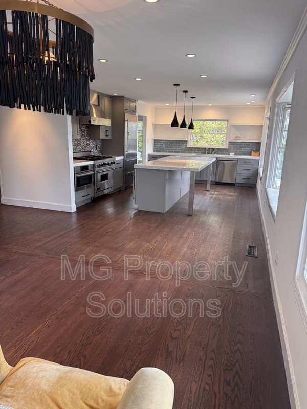 Mill Valley House: 74 Bay Vista Drive