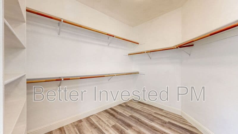 Santa Rosa House: 1363 Gordon Ln