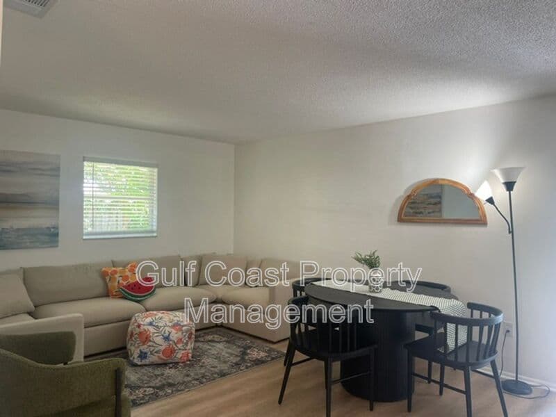 Sarasota House: 2229 Montclair Dr