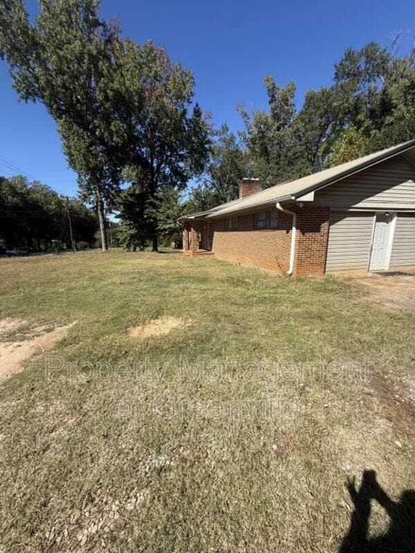 Simpsonville House: 1210 NE Main St