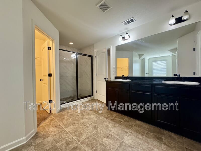 Columbus House: 5037 Lexington Lane