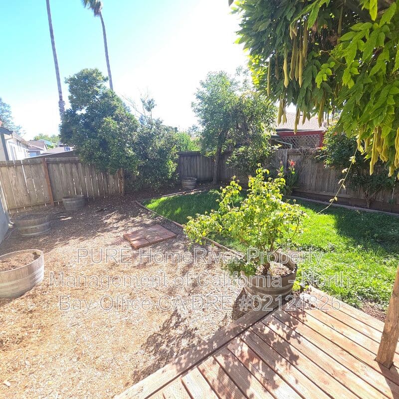 Cotati House: 8499 Lasalle Ave