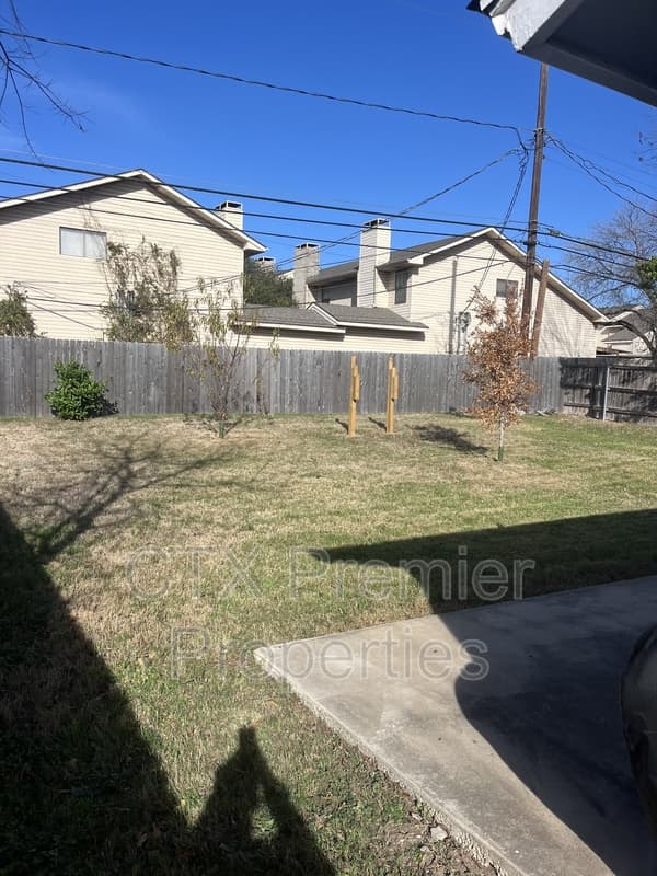 Austin House: 8408 Maine Drive