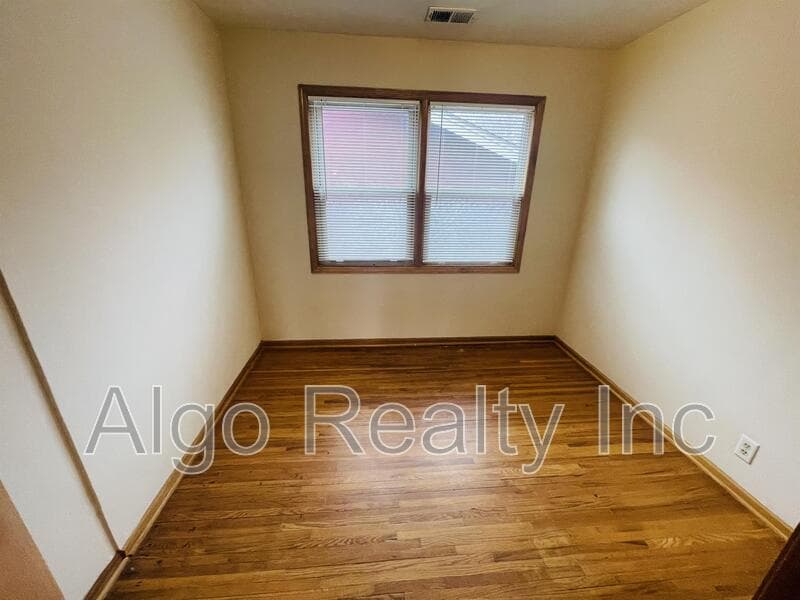 Minneapolis Condo: 2419 Plymouth Avenue North - 102