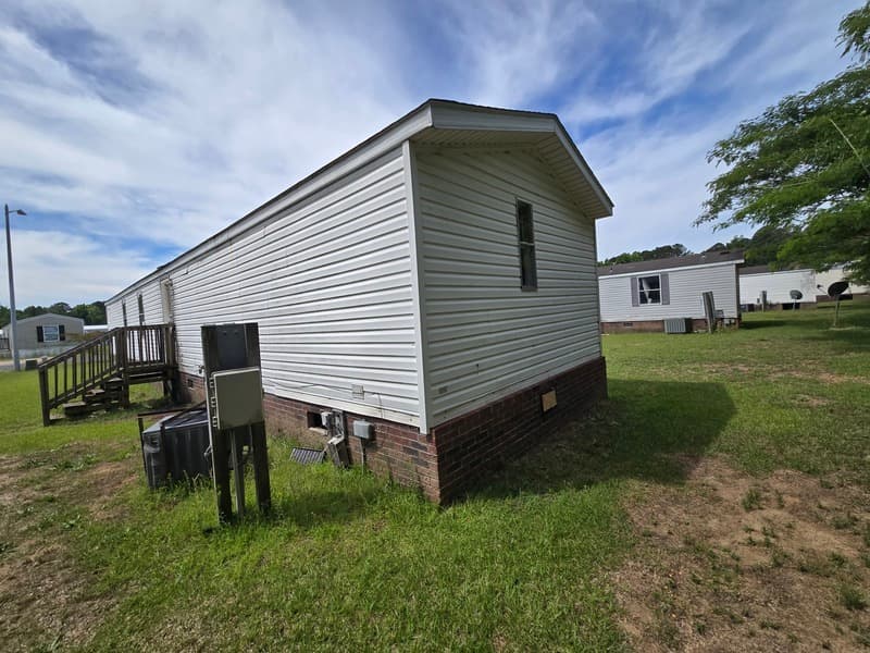 Fayetteville House: 2502 Cattail Cir