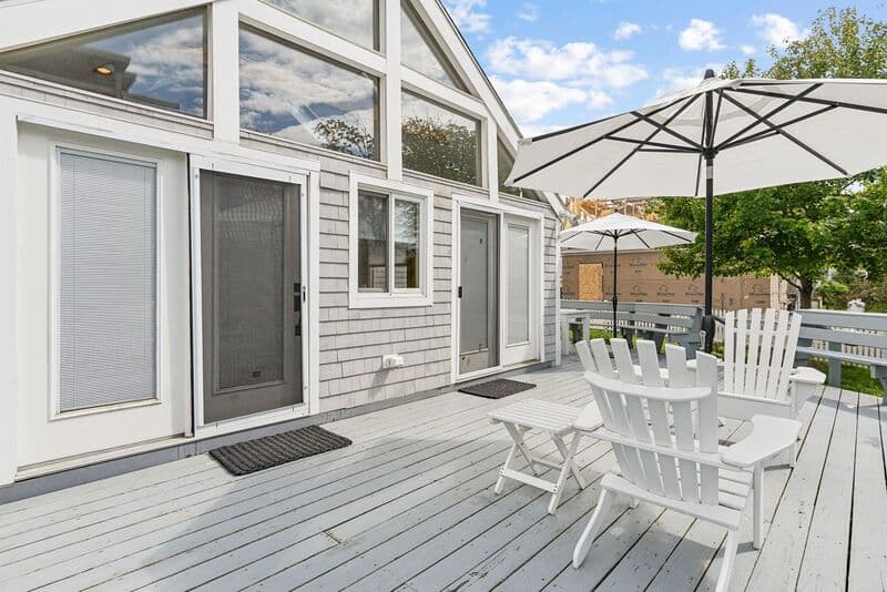 Wells House: 240 Island Beach Road