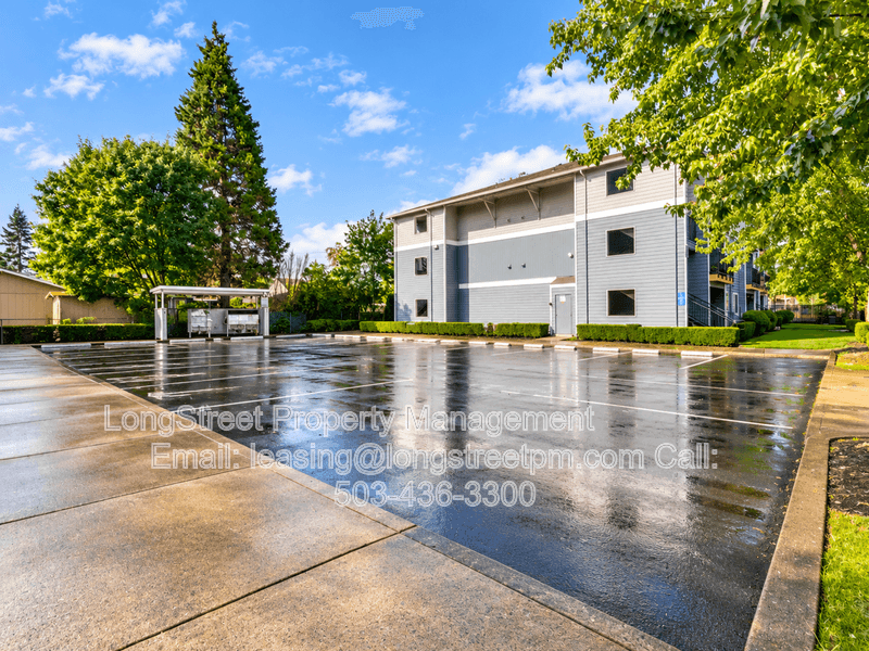 Portland Apartment: 8310 SE Rhine St
