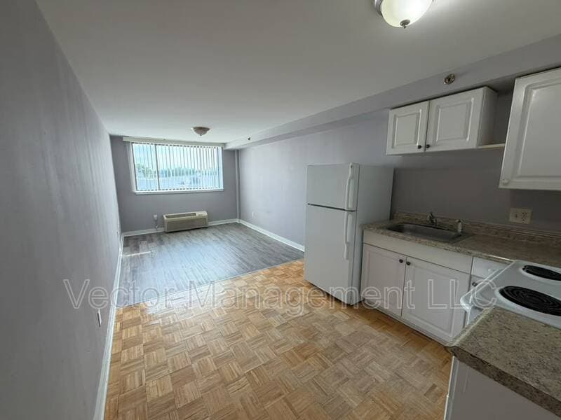 Hamden Condo: 1349 Dixwell Avenue - 24