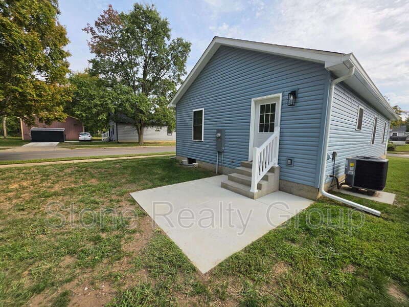 Terre Haute House: 2256 5th Avenue