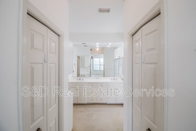 Lakeland Condo: 447 Enclave Place