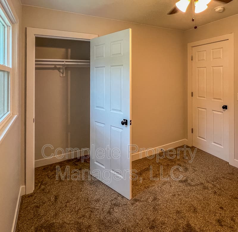 Albert Lea House: 1405 West Clark Street