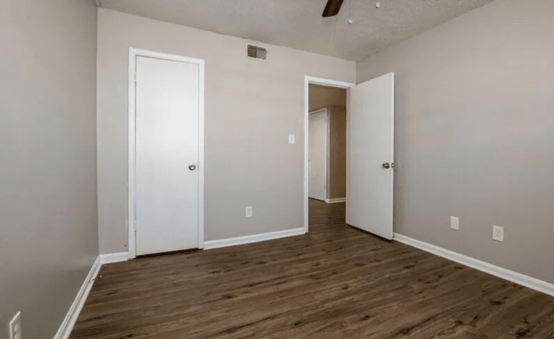 Birmingham House: 1906 18th Place North