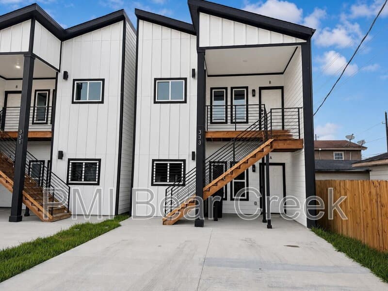 Houston Condo: 333 Delaware St